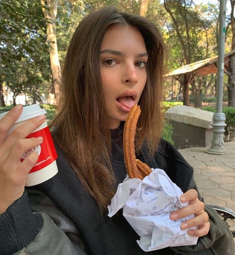 Emily Ratajkowski Outfits, Emily Ratajkowski Style, Emily Ratajkowski, Celebrity Pictures, Pretty People, My Girl, A Woman, Long Hair Styles, Celebrities