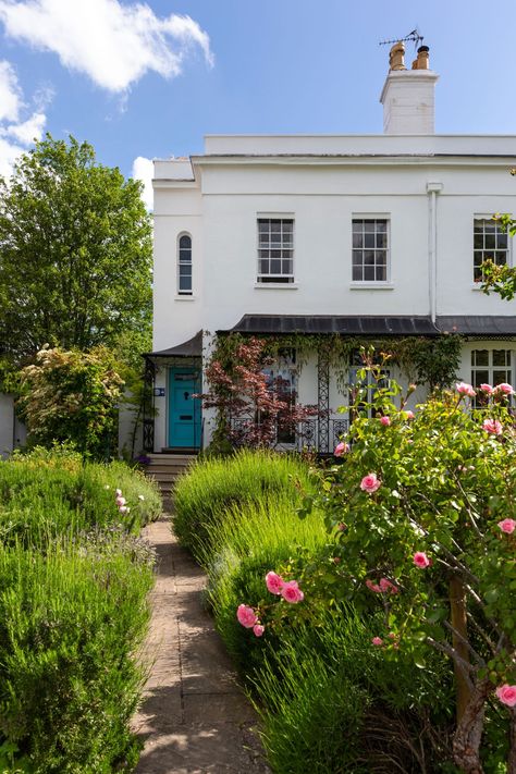 Real home: step inside this ceramicist's restored Regency townhouse | Real Homes Regency Townhouse, Front Garden Ideas, Cosy Reading Corner, Wooden Worktops, Restful Bedrooms, Townhouse Exterior, Kerb Appeal, Period Living, Front Garden Design