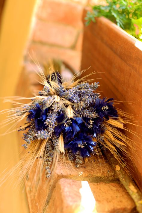 Sunflower And Wheat Bouquet, Wheat Wedding Bouquet, Cornflowers Bouquet, Cornflower Bouquet, Bavarian Wedding, Wheat Tattoo, Americana Wedding, Wheat Wedding, Country Wedding Flowers