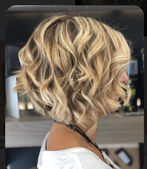 Mob Short Hairstyles Mothers, Choppy Messy Hairstyles, Work Casual Outfits For Women Plus Size, Chin Length Hair With Layers Over 50, Timeless Looks, Shaggy Short Hair, Haircuts For Women Over 50, Layered Haircuts For Medium Hair, Mother Of The Bride Hair