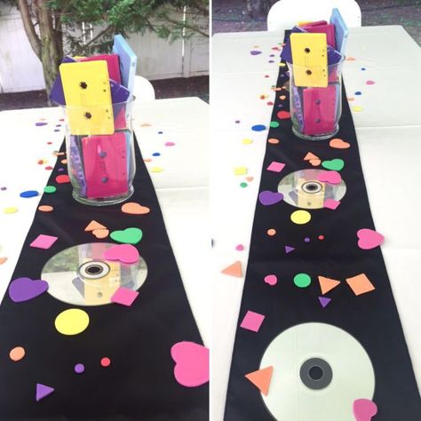 Diy 90s Party, 90s Theme Party Decorations, 90s Party Ideas, 90s Party Decorations, Decades Party, 80s Birthday Parties, Throwback Party, 90s Theme Party, 90s Prom