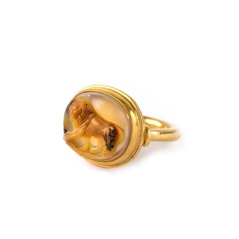 Ancient Roman 20K Yellow Gold Agate Ring, Circa 100-200 AD Standing Lion, Gold Museum, Stone Feature, Ring Shapes, Agate Ring, A Lion, Ancient Romans, Gold Set, Pale Yellow