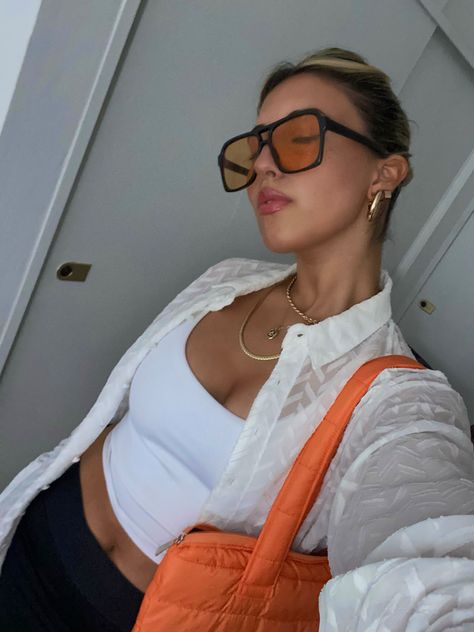 Orange Outfit Inspo Aesthetic, Orange Purse Outfit Summer, Orange Glasses Aesthetic, Orange Glasses Outfit, Orange Bag Outfit Summer, Orange Sunglasses Outfit, Orange Handbag Outfit, Orange Purse Outfit, Orange Bag Outfit