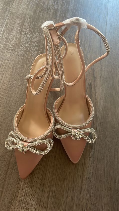 White Bow Heels Aesthetic, Shoes With Bows High Heels, Crystal Bow Heels, Gold Heels With Bow, Trendy Heels 2023, Gold Bow Heels, Sparkly High Heels Prom, Diamond Bow Heels, Sparkly Bow Heels