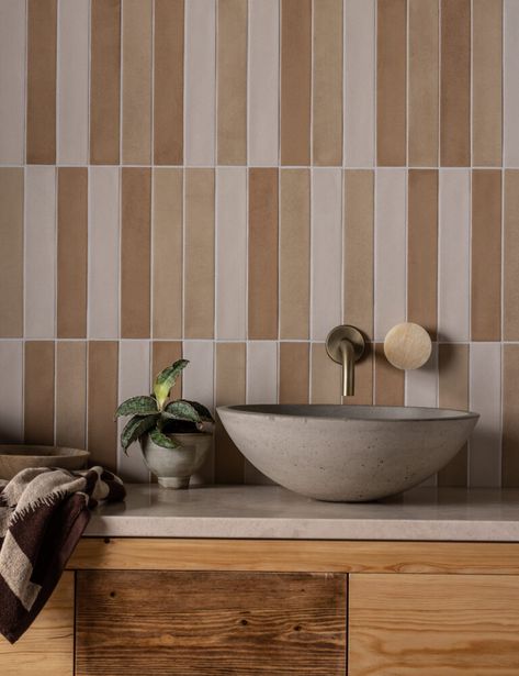 Earth Tone Tile Bathroom, Mixed Tile Bathroom, Brown Tiles Bathroom, Bathroom Earth Tones, Cob Bathroom, Bathroom Tile Options, Earth Tone Bathroom, Bathroom Tiles Combination, Ivory Decor