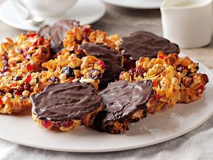 florentines Karen Martini Recipes, Florentine Biscuits, Florentine Cookies, Florentines Recipe, Italian Biscuits, Yummy Biscuits, Biscuits Recipe, Xmas Food, Biscuit Cookies