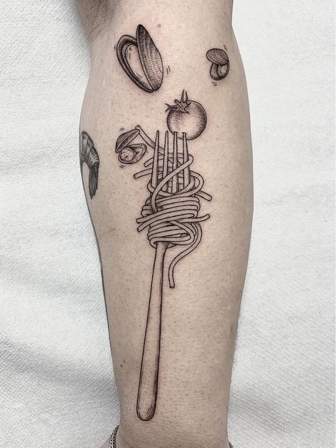 Food Lover Tattoo, Frying Pan Tattoo, Chef Tattoo Design, Fork Tattoo, Pasta Tattoo, Koch Tattoo, Cooking Tattoo, Culinary Tattoos, Spaghetti Fork