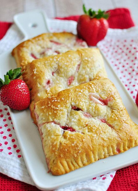 Easy Strawberry Cream Cheese Crescent Roll Pastries | These crescent roll pastries are out of this world (and super easy, too) Dessert With Crescent Rolls, Easy Desserts With Cream Cheese, Desserts With Cream, Desserts With Cream Cheese, Crescent Roll Pastry, Cream Cheese Pastries, Easy Strawberry Dessert, Easy Crescent Roll Recipes, Crescent Roll Recipes Dessert