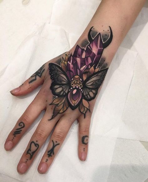 Moth & Crystals, Girls Hand Tattoo | Best tattoo ideas & designs Scarab Hand Tattoo, Psy Tattoo, New School Tattoos, Tattoo Main, Side Hand Tattoos, Full Hand Tattoo, Butterfly Hand Tattoo, Jewel Tattoo, Crystal Tattoo