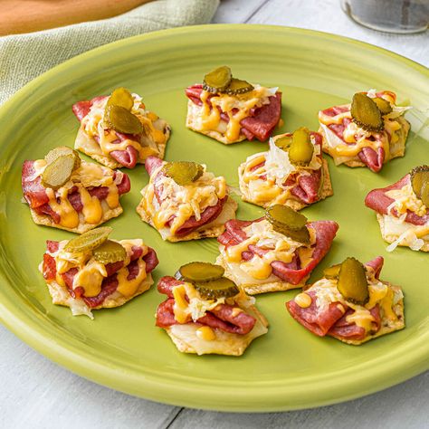 Mini Reuben Bites - Crunchmaster Reuben Bites, Lite Snacks, Reuben Sandwich Classic, Crackers Appetizers, Small Bites Appetizers, Acorn Squash Recipes, Corned Beef Brisket, Bite Size Appetizers, Recipe Journal