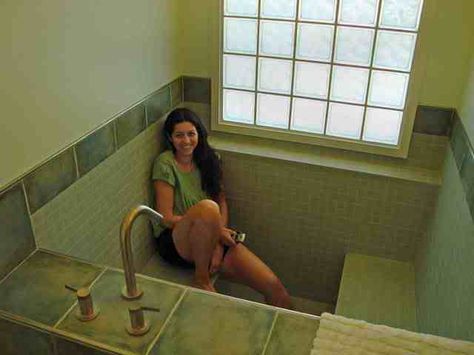 Roman style bath tub / built in tile bathtub/shower Tiled Roman Bathtub, Bath Tub Built In, In Built Bathtub, Roman Soaking Tub, Inground Bathtub, Sunken Tubs Master Bath, Roman Tub Ideas, Roman Tub Shower Combo, Roman Bathroom Ideas