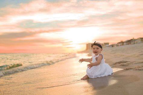 Beach Pictures With Daughter, Toddler Birthday Beach Photoshoot, 6 Month Old Beach Pictures, Cute Family Beach Picture Ideas, Baby Girl Photoshooting Ideas Beach, Infant Beach Photoshoot, First Birthday Photo Shoot Ideas Beach, Beach Baby Pictures, Toddler Beach Photoshoot