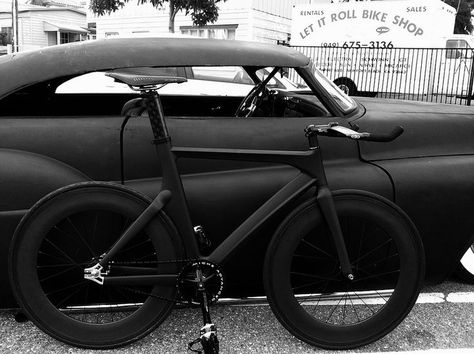 All black. Penny Skateboard, Fixed Gear Bicycle, Fixed Bike, Fixie Bike, Fixed Gear Bike, Speed Bike, I Want To Ride My Bicycle, Beautiful Bike, Track Bike