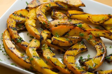 Sweet and Sour Grilled Pumpkin Grilled Pumpkin, Pumpkin Slices, Grilled Vegetable Recipes, Pumpkin Recipe, Sweet And Sour Sauce, Idee Pasto Sano, Sweet And Sour, Pumpkin Recipes, Save Food