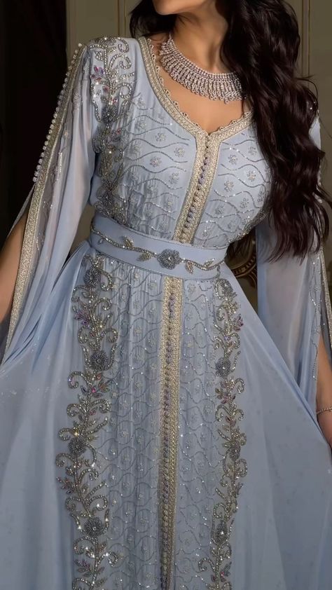 Moroccan Kaftan Dress, Arabian Dress, Abaya Design, Traditional Indian Dress, Desi Fashion Casual, Pakistani Fancy Dresses, Indian Dresses Traditional, Fancy Dresses Long, Modest Dresses Casual