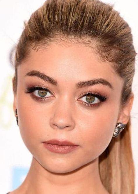 20 Ultimate Hair Colors for Women With Hazel Eyes – HairstyleCamp Celebrities With Green Eyes, Hazel Eyes Hair Color, Hazel Brown Eyes, Hair Colour For Green Eyes, Hazel Green Eyes, Hazel Eye Makeup, Makeup Looks For Green Eyes, Metallic Eyes, Celebrity Makeup Looks