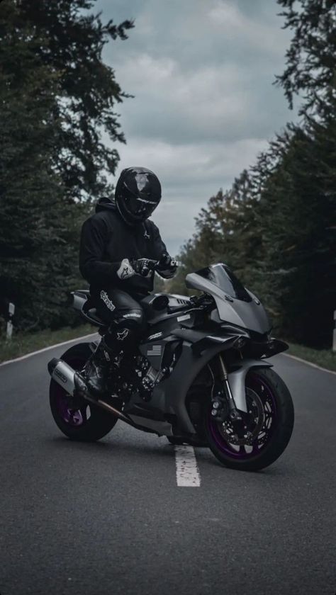 R6 Wallpaper, Motorbike Photos, Ichigo Kurosaki Wallpaper, Biker Photography, Image Moto, Biker Photoshoot, Bike Pictures, Bike Aesthetic, Motorcycle Aesthetic