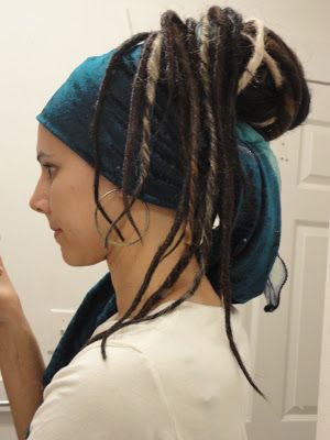 More Than Tuesdays: How to: Fake dreads Dreads For Women, Pirate Festival, Female Pirate, Tattoo Nails, Renn Faire, Faux Dreads, Dreadlock Wig, Fake Dreads, Indian Feathers