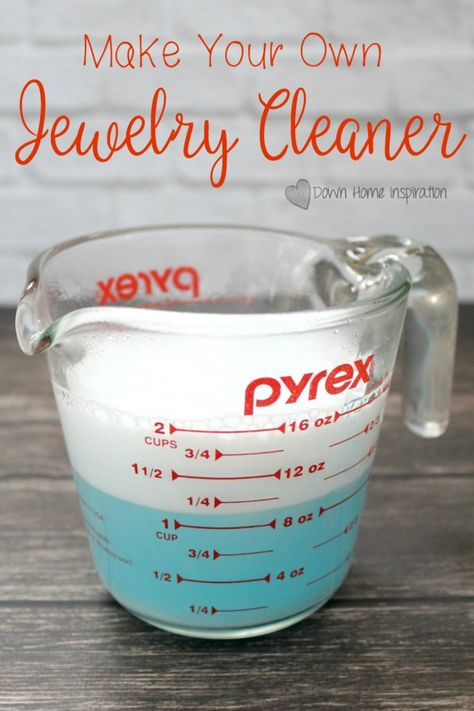 Diy Jewelry Cleaner, Homemade Jewelry Cleaner, Jewelry Cleaner Diy, Diy Tumblr, How To Clean Silver, Homemade Cleaning Products, Natural Cleaners, Safe Cleaning Products, Household Cleaning Tips