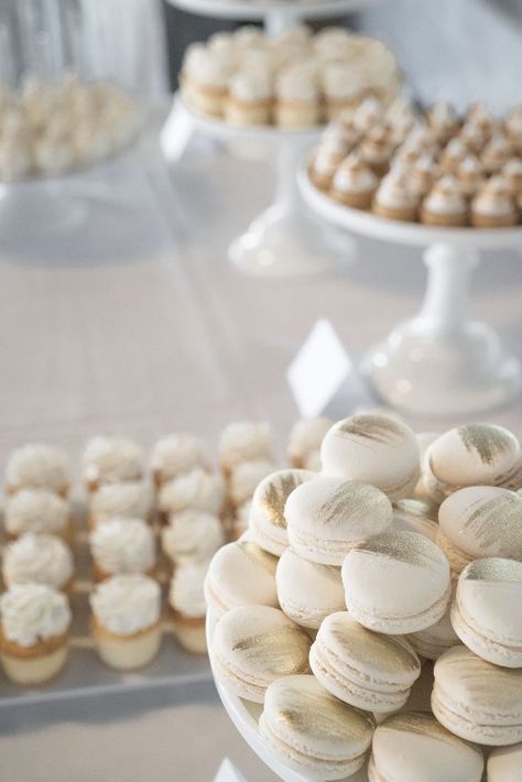 White Dessert Tables, Buffet Dessert, White Desserts, Macaron Cake, Wedding Sweets, Wedding Dessert Table, Wedding Dessert, Baking Company, Candy Table