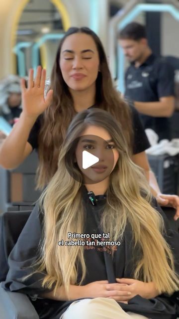 YADI HERNANDEZ on Instagram: "Rubia o morena ,Qué opinas ?😍
 
Que difícil decisi�ón, lo que si es cierto es que esta tendencia llegó para quedarse ♥️ y que hermosa se ve nuestra clienta con este tono 🤎 

#amor #balayage #brulee #balayagebogota" Balayage Vs Ombre, Grown Out Balayage, Balayage Brunette To Blonde, Balayage Brunette, Brunette To Blonde, Ombre Balayage, Grow Out, Balayage, Blonde