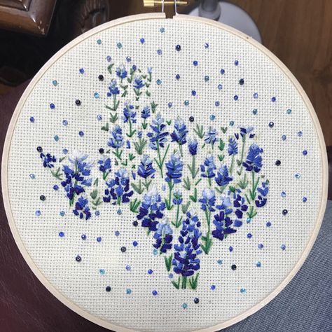 Bluebonnet Embroidery Pattern, Bluebonnet Cross Stitch, Blue Bonnet Embroidery, Bluebonnet Embroidery, Texas Quilts, Memorial Beads, Denim Embroidery, Diy Artwork, Hand Embroidery Flowers