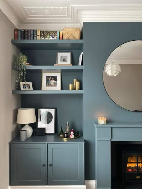 Built Ins Living Room, Living Room Bookshelves, 1930s Living Room, Alcove Ideas Living Room, Alcove Ideas, Snug Room, Feature Wall Living Room, Living Room Wall Color, Victorian Living Room