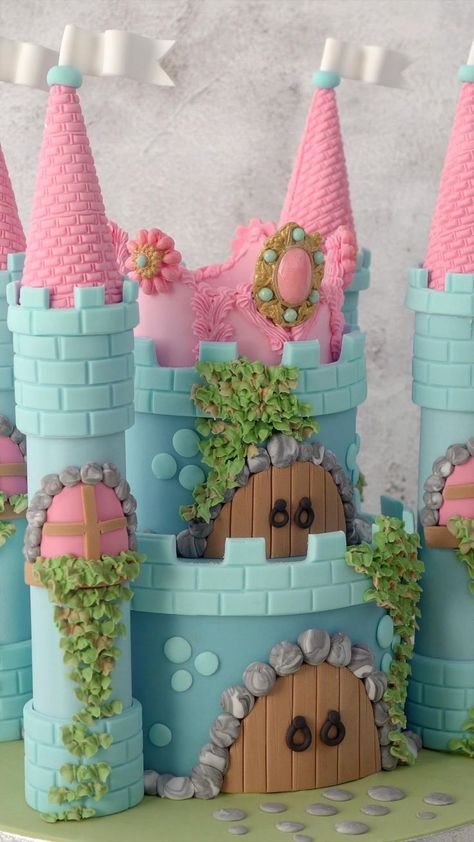 Baby Girl Birthday Cake Ideas, Castle Cake Diy, Easy Castle Cake, Disney Princess Birthday Cake, Fairy Castle Cake, Princess Theme Cake, Disney Princess Birthday Cakes, Castle Birthday Cakes, Prince Cake