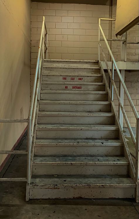 Liminal Space Stairs, Dead Malls, Youtube Ideas, Nostalgia Core, Liminal Space, Liminal Spaces, Retro Waves, Stairs, Art Inspiration