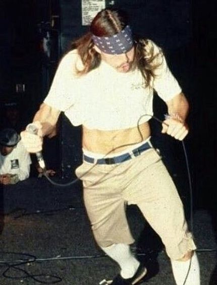 Sui Tendencies Band, Mike Muir, Boys In Crop Tops, Hardcore Style, Rocker Boy, Gang Culture, Mens Crop Top, Punk Culture, Music Pics