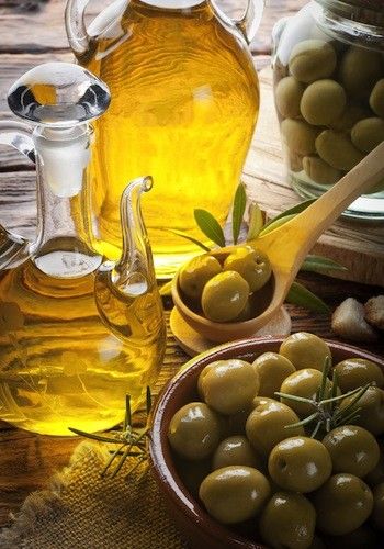 Olive Oil Benefits, Greek Olives, Desserts Vegan, Cooking With Olive Oil, Oil Benefits, Olive Tree, Greek Recipes, Food Items, Food Hacks