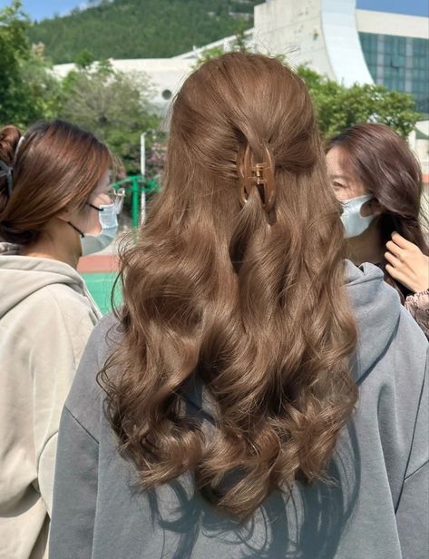 Korean Hair Color, Honey Brown Hair, Brown Hair Looks, Hair Inspiration Long, Brown Hair Inspo, Pretty Hair Color, Long Brown Hair, Haircuts Straight Hair, Hair Dye Colors