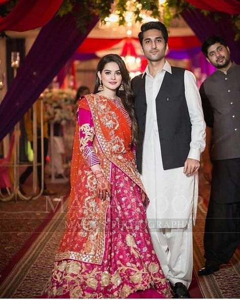 Minalkhan with Manzoorkhan They look beautiful together Wedding Indian Dress, Red Mehndi, Pakistan Wedding, Minal Khan, Eastern Dresses, Mehndi Dress, Mehndi Brides, Indian Bridal Lehenga, Pakistani Wedding Outfits