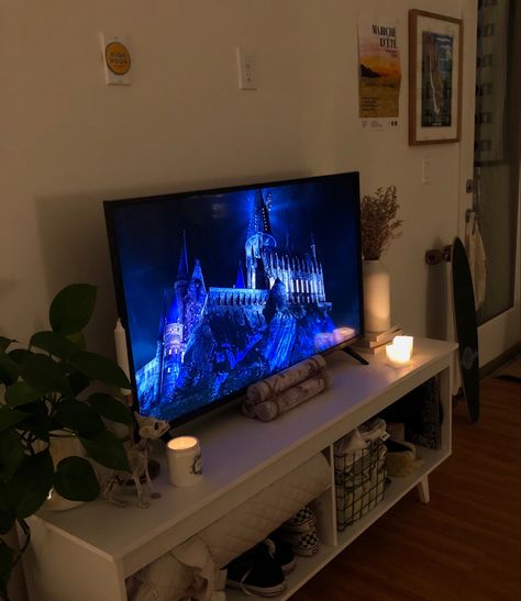 Harry Potter Movie Marathon Aesthetic, Harry Potter Marathon Aesthetic, Harry Potter Movie Night Aesthetic, Watching Harry Potter Aesthetic, Movie Marathon Aesthetic, Night Cozy Aesthetic, Cozy Movie Night Aesthetic, Christina Core, Harry Potter Movie Marathon