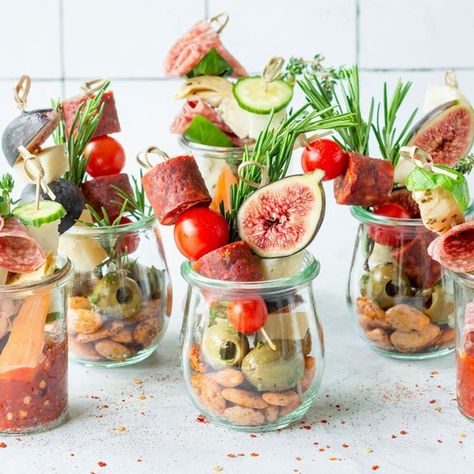 These single-serve appetizer jars are a game changer. We’re showing you how to make your own jarcuterie along with two unique recipes to try. Jarcuterie In A Jar Ideas, Charcuterie Jars, Charcuterie Skewers, Spiced Almonds, Manchego Cheese, Charcuterie Inspiration, Charcuterie And Cheese Board, Blanched Almonds, Charcuterie Recipes