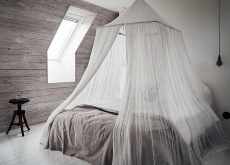 Sleep Like a King: Dreamy Baldachin Ideas Simple Bed Designs, Greige Design, Four Poster Bed, Simple Bed, Poster Bed, Attic Bedroom, Bed Canopy, Bed Curtains, Canopy Bed