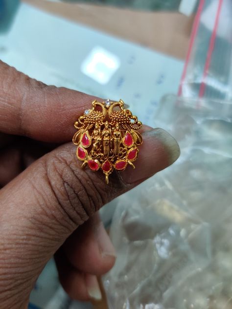 Ram Parivar Earrings Designs, Ram Parivar Earrings, Ear Rings Gold, Lockets Gold, Ear Tops, Mom Earrings, Gold Jhumka Earrings, Gold Jewels Design, Antique Necklaces Design