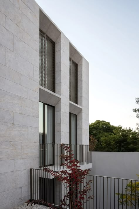 Modern Classical Architecture, Conrad Architects, Windmill House, Marble House, Apartment Exterior, Nha Pho, Layout Architecture, London House, Small Buildings