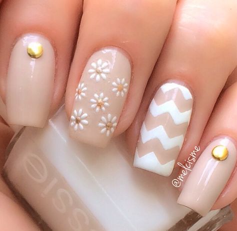 Neutral mix n match by Instagram user: melcisme Chevron Nail Art, Brown Nail Art, Unghie Nail Art, Chevron Nails, Simple Nail Art Designs, Best Nail Art Designs, Diy Nail Art, Spring Nail Art, Neutral Nails