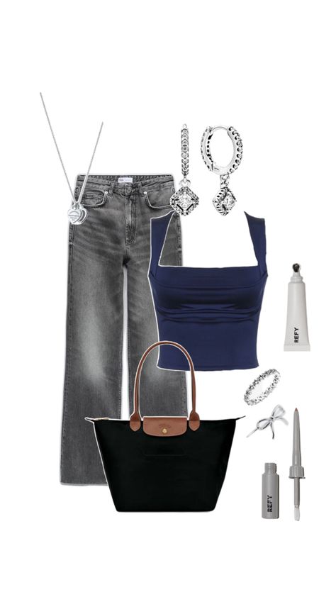 Grey jeans / navy blue top / navy / grey / silver / silver jewellery / longchamp Blue And Silver Outfits, Navy Outfits, Silver Outfits, Navy Outfit, Navy Blue Top, Grey Outfit, Navy Grey, Stockholm Fashion, Grey Jeans