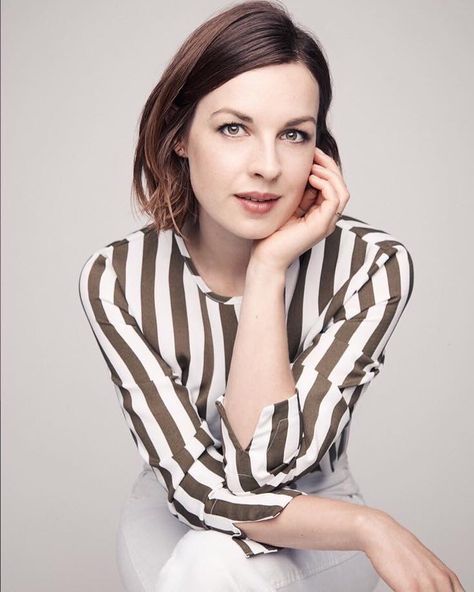 Here is a lovely Portrait Photograph of Jessica Raine taken by Photographer Matt Holyoak #jessicaraine Jessica Raine, Christina Hendricks, Express Yourself, A Place, Hollywood, Tumblr, Photographer, Celebrities, Hair