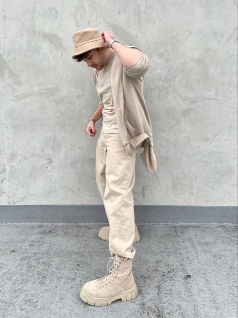 Platform Boots Outfit Men, White Boots Men Outfit, Beige Shoes Outfit Men, Drape Photoshoot, Nude Outfits Men, Combat Boots Outfit Men, Mabel Outfits, Beige Shoes Outfit, Monochrome Streetwear