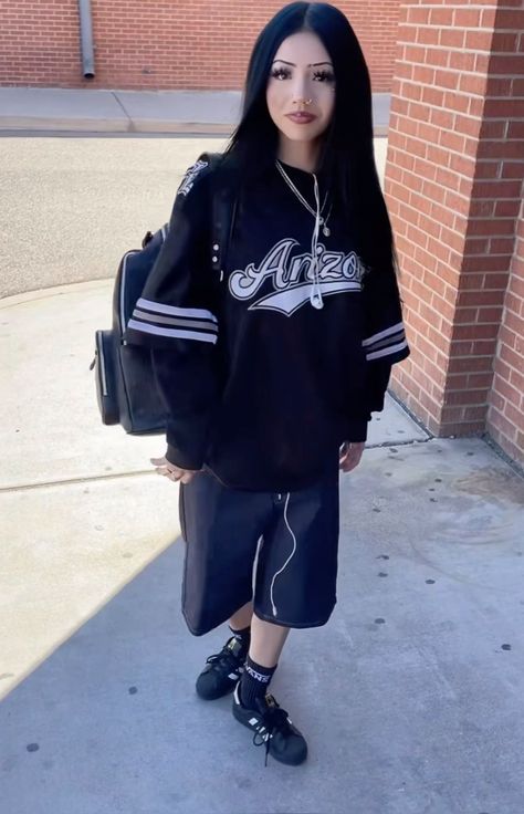 Flannel And Sweatshirt Outfit, Pro Club Fits, Pro Club Outfits, Latina Outfits Summer, Chola Outfit, Summer Fall Outfit, Green Cargo Pants Outfit, Skater Core, Summer Autumn Outfit