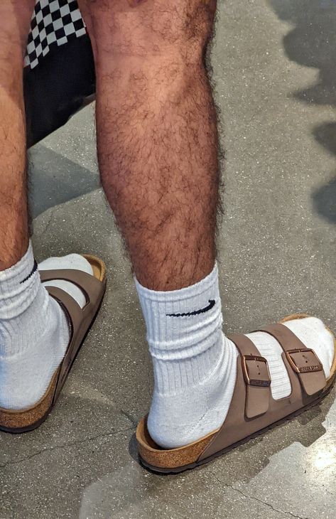 Shoes Aesthetic Nike, Socks Outfit Men, Boy Aesthetics, Estilo Vans, Aesthetic Nike, Aesthetics Tumblr, Birkenstock Outfit, Birkenstock Men, Shoes Aesthetic