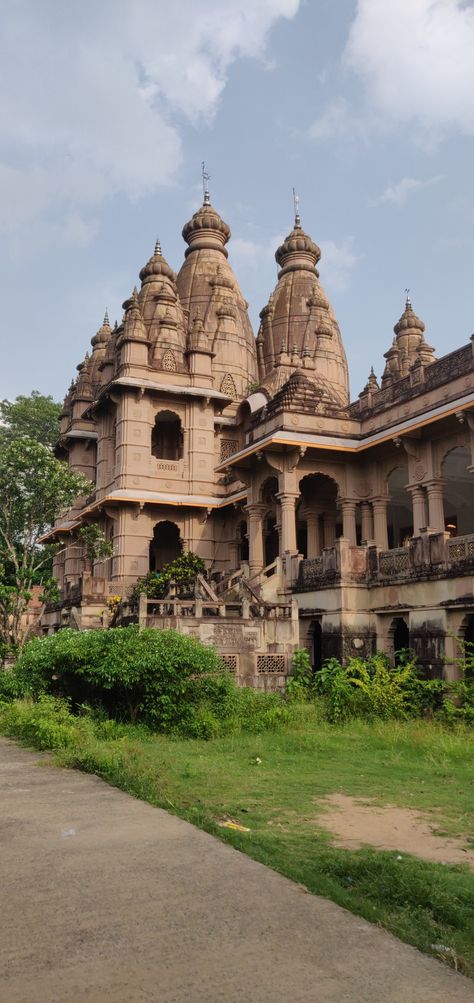 Naulakha temple #ancient #monuments #picture #marbles #carvings #marblecarving #scene #beauty #jharkhand #devghar #india #indianmonument #indiancrowd #peoples #memories Jharkhand Photography, Ancient Monuments, Marble Carving, Birthday Captions Instagram, Birthday Captions, Art Painting Gallery, Painting Gallery, Historical Place, Incredible India