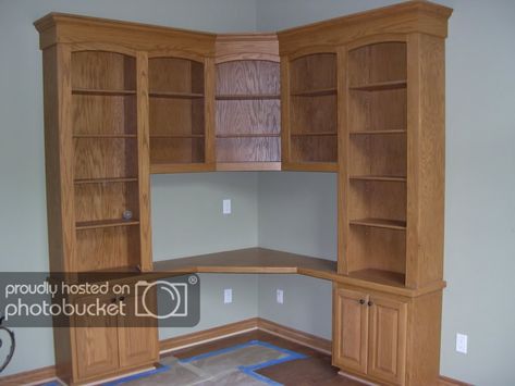 Corner Built In Cabinet, Corner Cabinet Living Room, Desk With Bookcase, Desk With Bookshelf, Diy Corner Desk, Corner Hutch, Corner Cabinets, Bookcase Cabinet, Office Built Ins