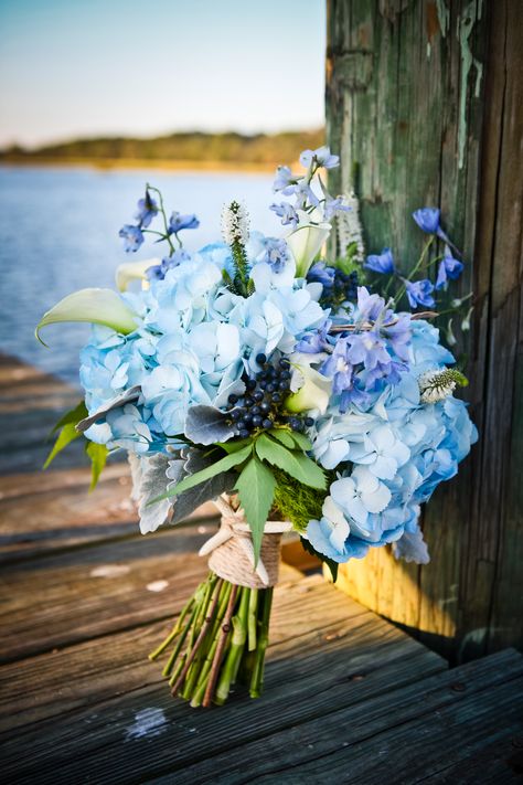 Coastal combination of white and blue flowers. Mix of hydrangeas, veronicas, callas, delphiniums, ferns, etc. Starfish tied to stems. Nautical Wedding Inspiration, Blue Wedding Bouquet, Blue Wedding Flowers, Beach Blue, Blue Bouquet, Trendy Flowers, Nautical Wedding, Blue Bridesmaids, Flower Bouquet Wedding