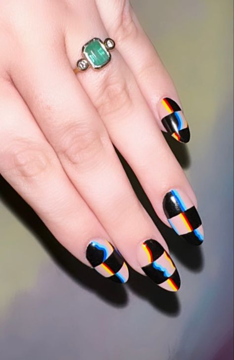 Vibrant Nail Art, Optical Illusions Nails, Optical Illusions Nail Art, Alternative Short Nails, Optical Illusion Nail Art, Vaporwave Nails, Glitch Nails, Crazy Nail Designs Unique, Optical Illusion Nails