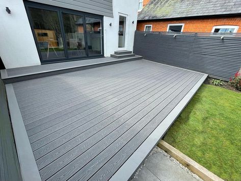 Outdoor Decking Area, Raised Composite Decking Ideas, Dark Grey Decking, Grey Decking Ideas Garden, Gray Composite Deck Ideas, Grey Decking Ideas, Decking Colours Ideas, Composite Pergola, Composite Decking Ideas