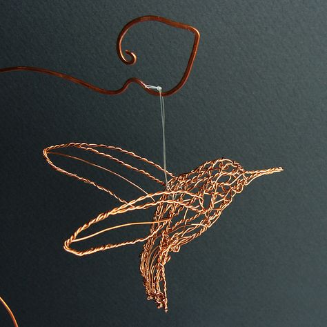 Wire_Sculpture_Hummingbird_Back_Rt | Flickr - Photo Sharing! Wire Birds, Copper Wire Crafts, Galaxy Artwork, Copper Wire Art, Wire Sculptures, Art Wire, Artistic Wire, Copper Art, 3d Pen